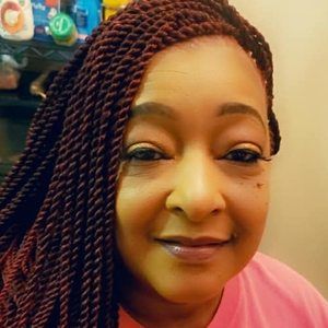 Meet your Posher, Cynthia